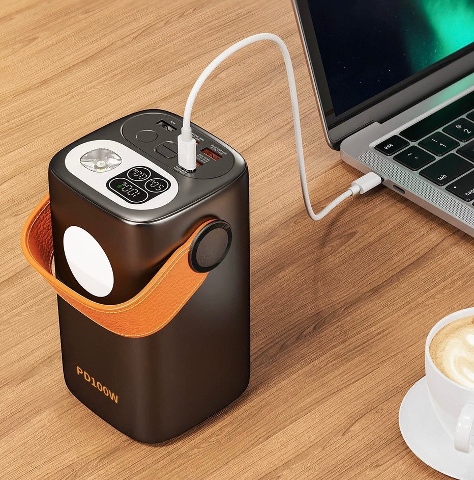 🔋 Power Bank 60000mAh : recharge tous vos appareils connectés + lampe intégrée ultra pratique